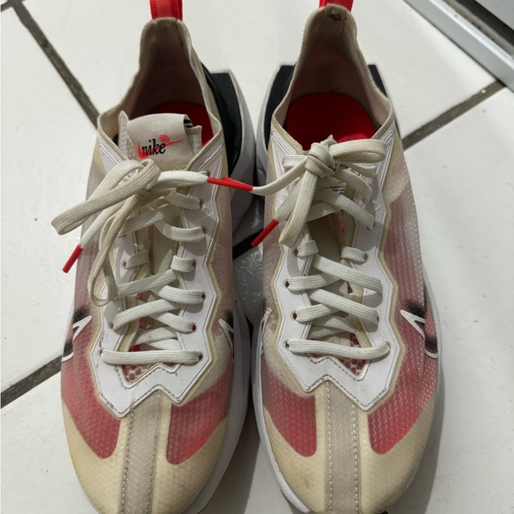 nike sneakers - Picture 2 of 6